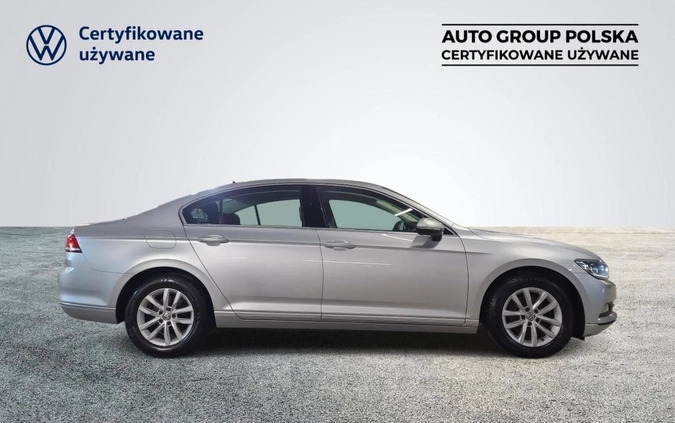 Volkswagen Passat cena 72500 przebieg: 138444, rok produkcji 2019 z Orzysz małe 379